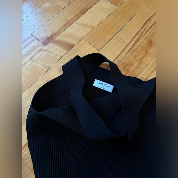 Like new Babaton sculpt top - Picture 2 of 2